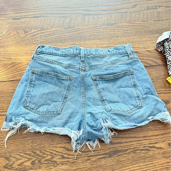 Universal Thread High Rise Jean Short - Picture 5 of 6